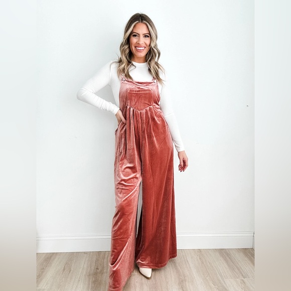 NEW! Overall wide leg - Picture 2 of 2